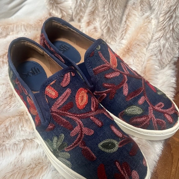 Sofft Navy Embroidered Floral Slip-On Sneakers - Picture 5 of 7